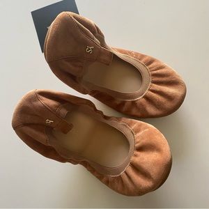 Yosi Samra YS Samara foldable ballet flat in tan suede leather Womens size 8